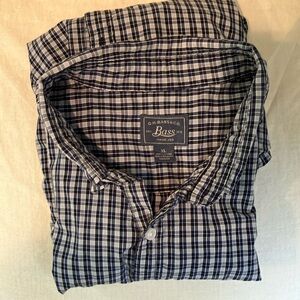 G.H. Bass & Co. Blue and White Casual Button Down Shirt